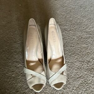 Guess peep toe pumps